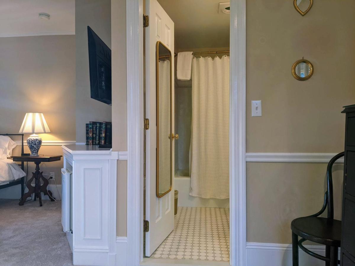 Stanton House Inn 3*